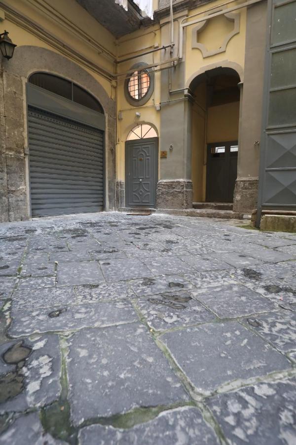 Apartamento L'Antico Borgo Angioino Nápoles Exterior foto