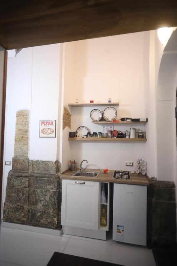 Apartamento L'Antico Borgo Angioino Nápoles Exterior foto