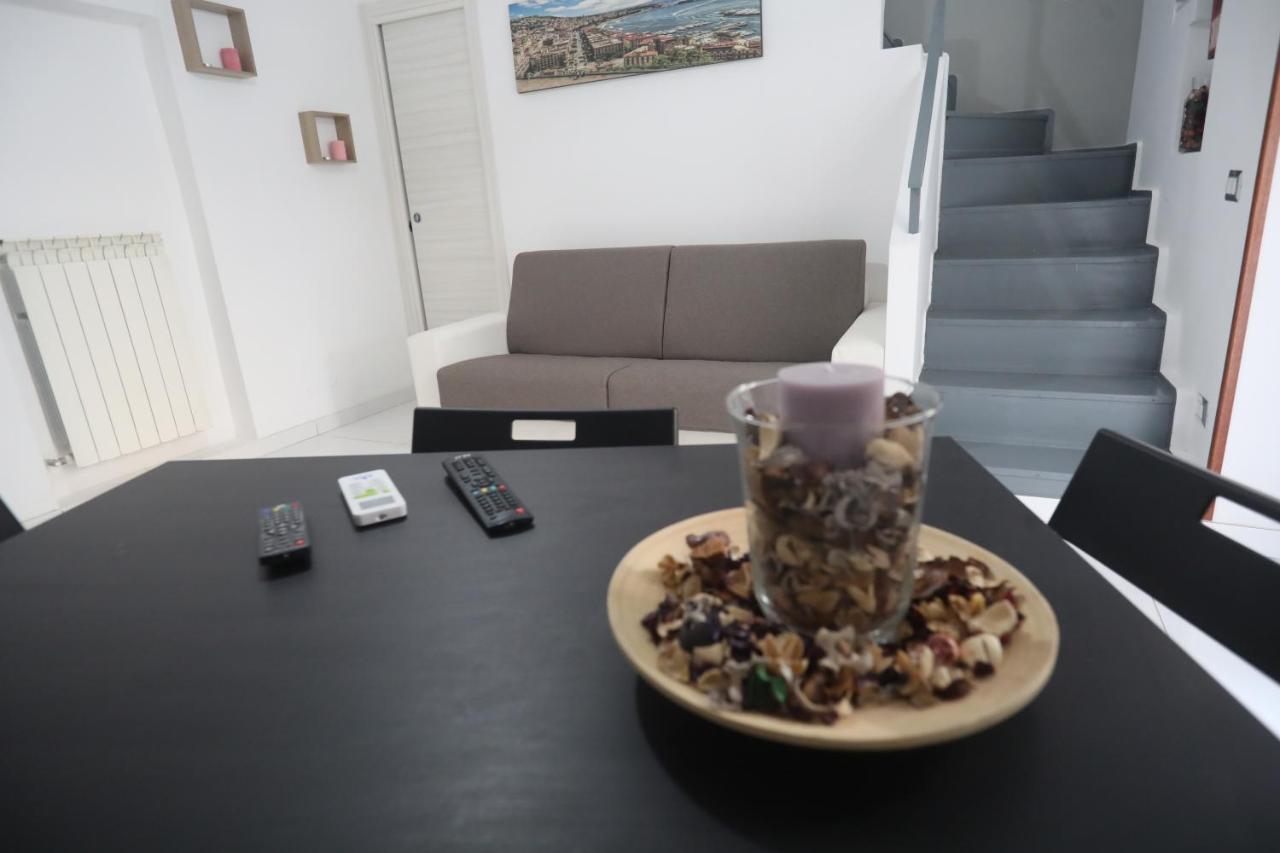 Apartamento L'Antico Borgo Angioino Nápoles Exterior foto